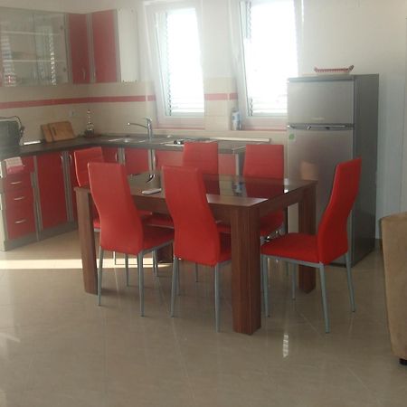 Apartments Diva Новаля Екстериор снимка