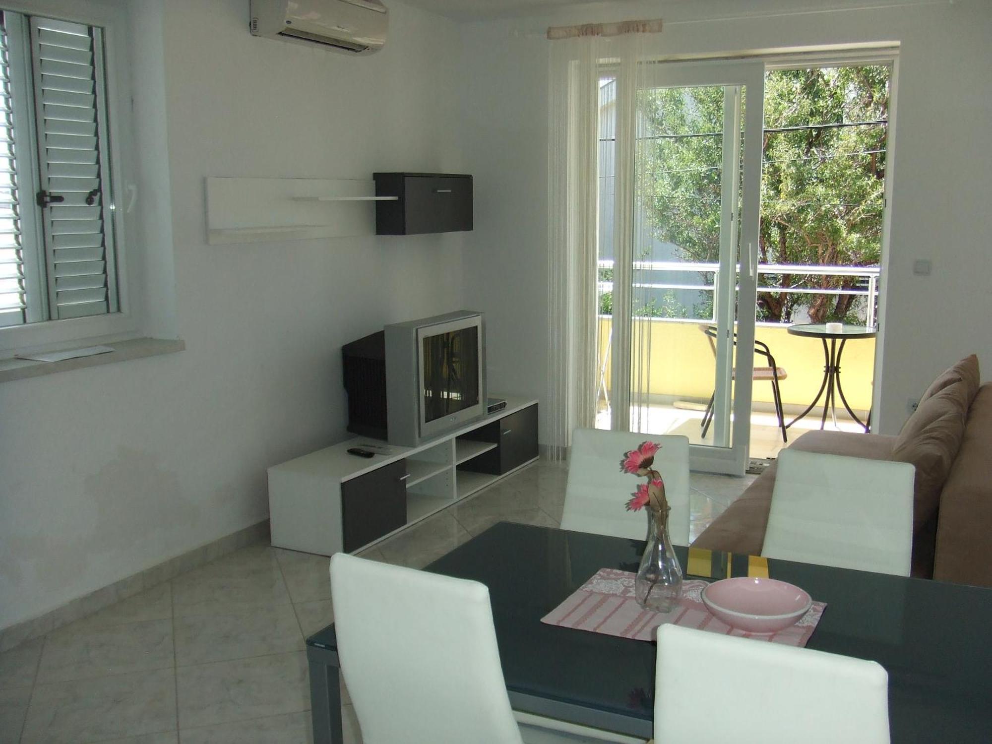 Apartments Diva Новаля Екстериор снимка