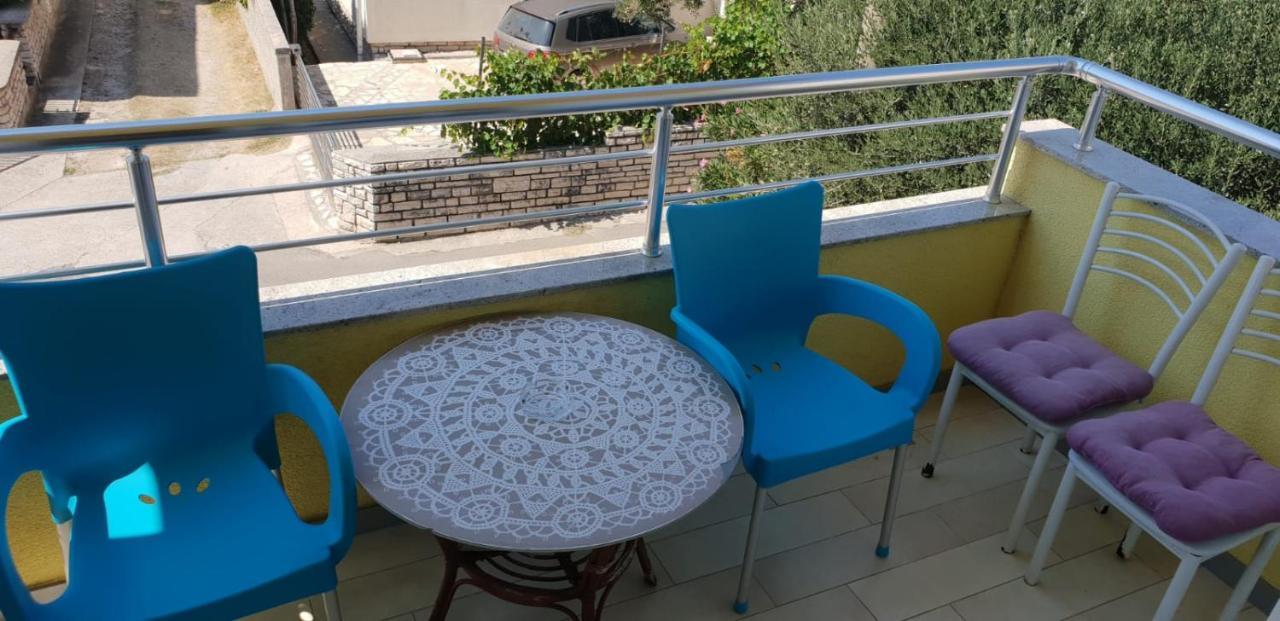 Apartments Diva Новаля Екстериор снимка