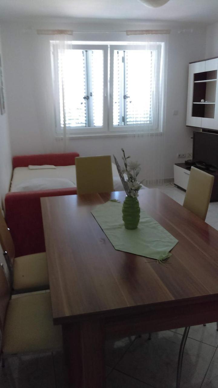 Apartments Diva Новаля Екстериор снимка