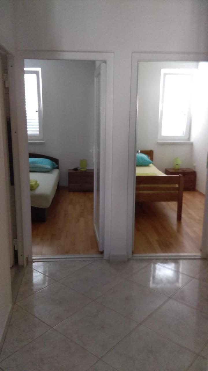 Apartments Diva Новаля Екстериор снимка