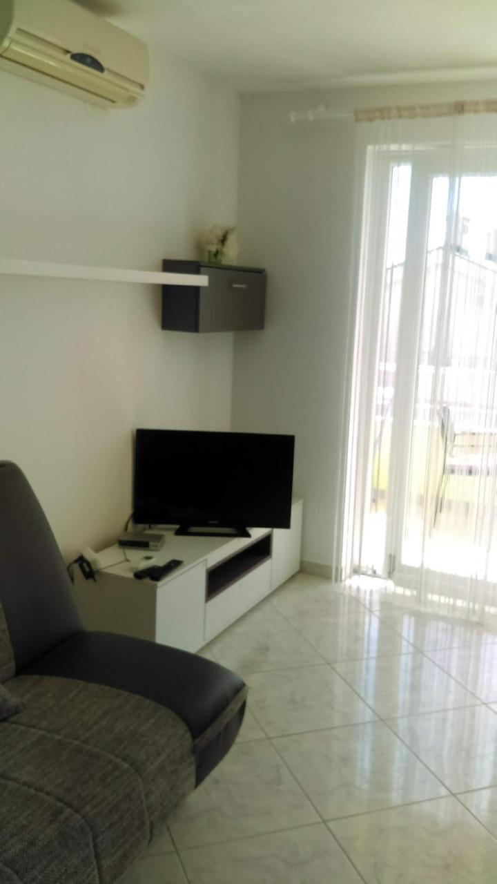 Apartments Diva Новаля Екстериор снимка