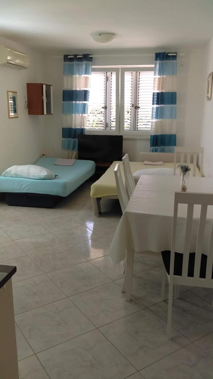 Apartments Diva Новаля Екстериор снимка